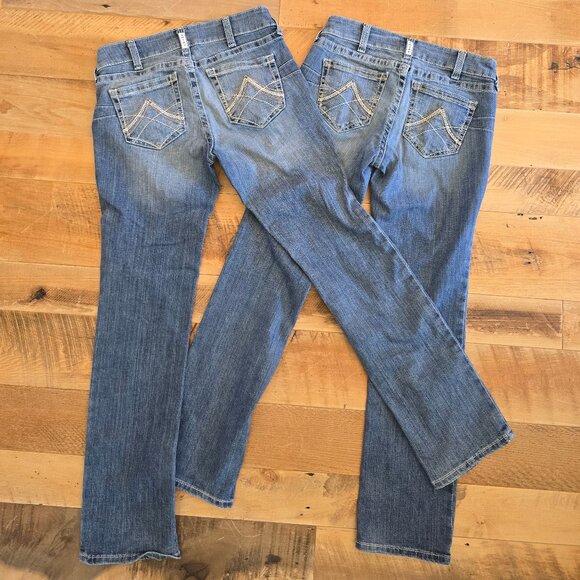 Two Pair of Women's Ariat Real Straight Icon Jeans Rainstorm 29R - Picture 2 of 12